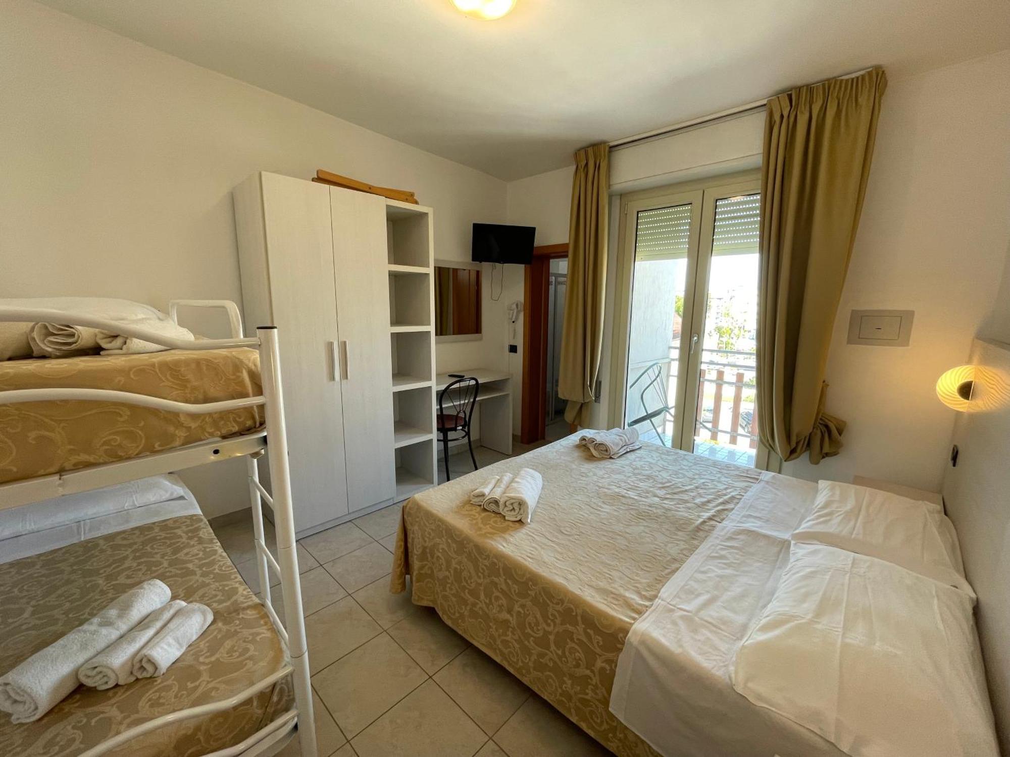 Dependance Hotel Marina Riccione Buitenkant foto
