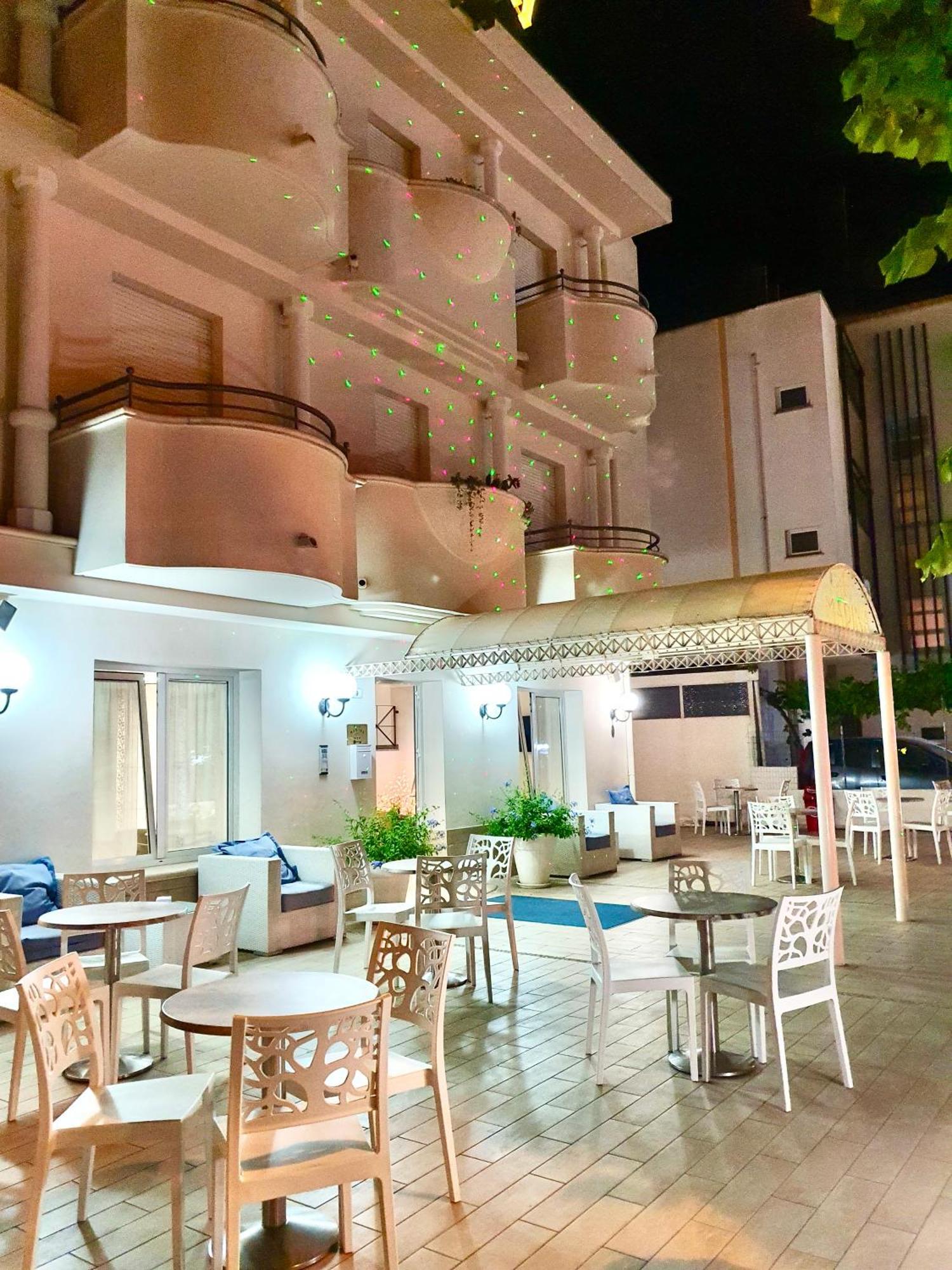 Dependance Hotel Marina Riccione Buitenkant foto