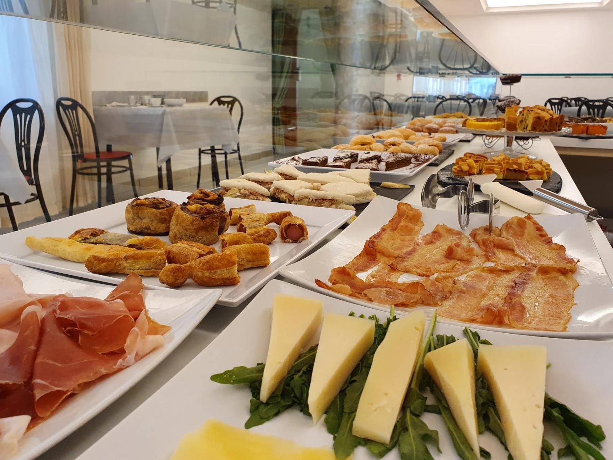 Dependance Hotel Marina Riccione Buitenkant foto